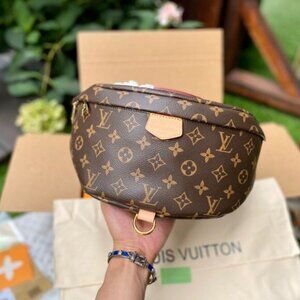 Louis Vuitton LV FanNJ pack for both men and women